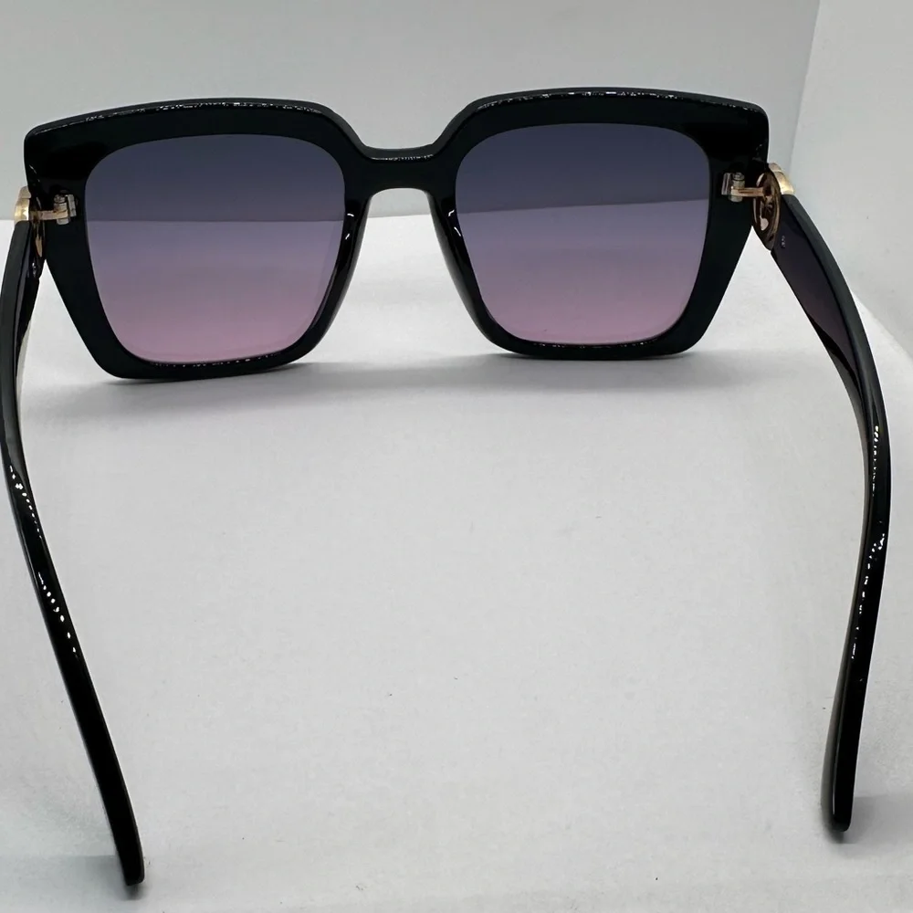 ✨🖤 NWT Trendy Oversized Square Chic Vintage Style UV 400 Black Frame Gray Pink 💖